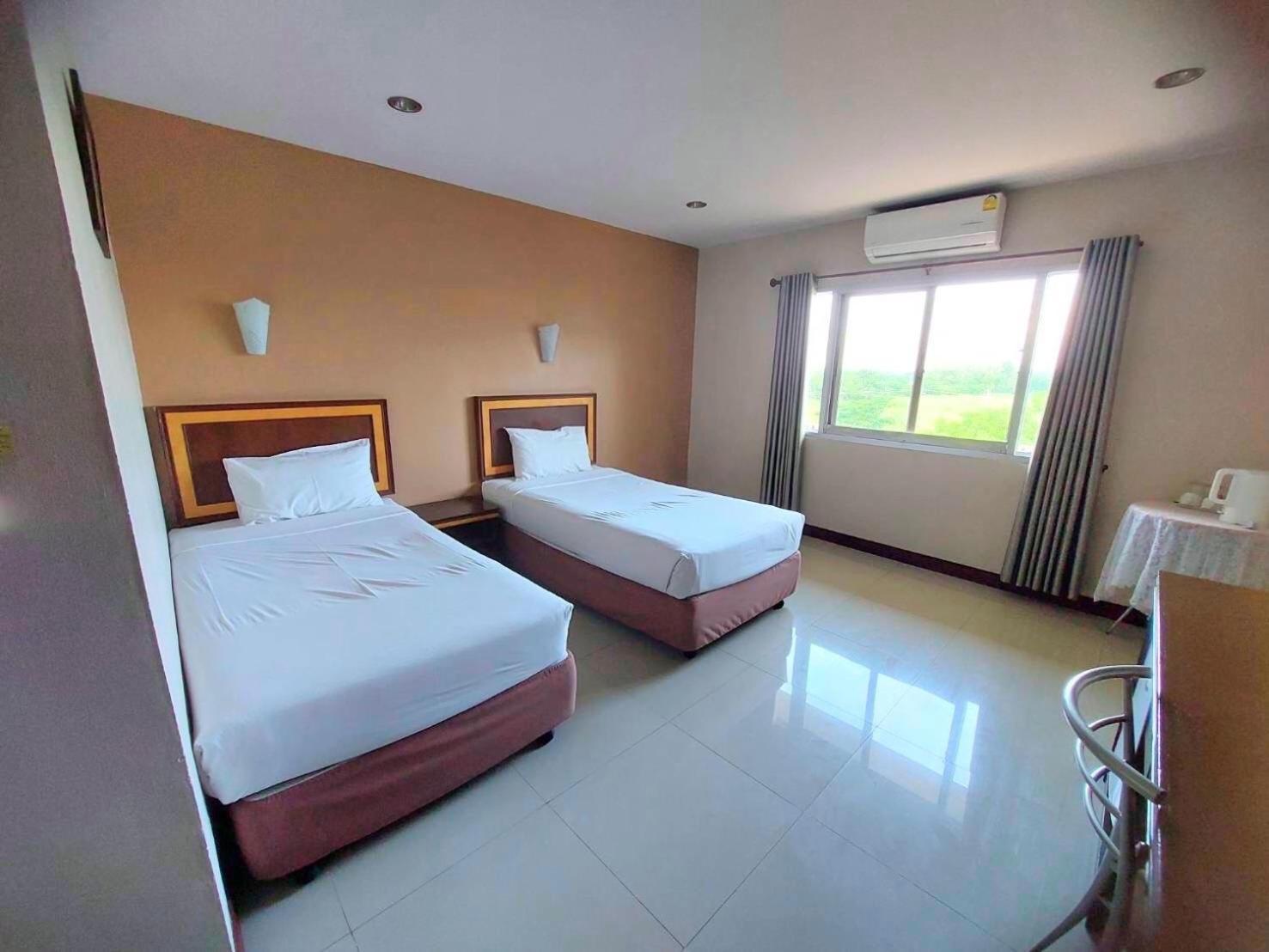 Kp Hotel Udonthani Kumphawapi Exterior foto